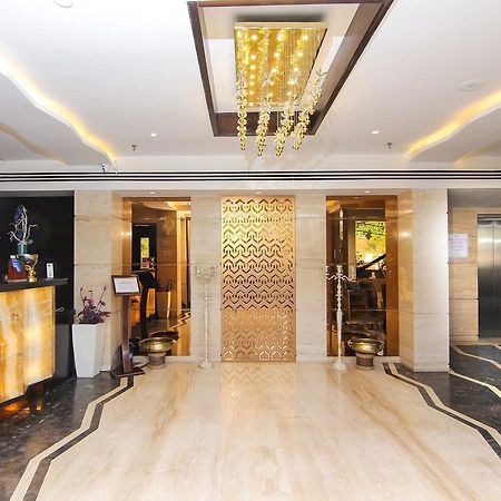 Oyo 12496 Skyotel Lucknow Buitenkant foto