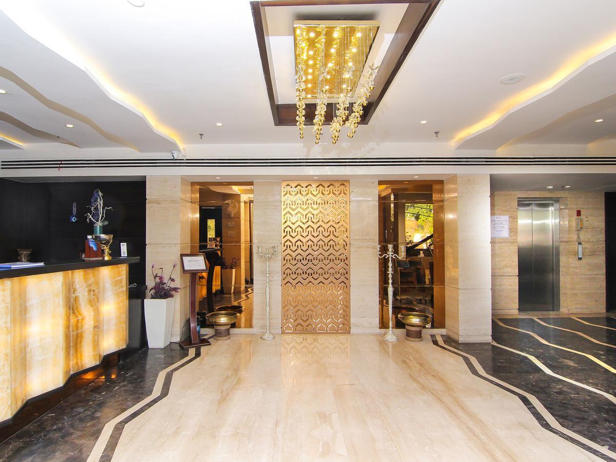 Oyo 12496 Skyotel Lucknow Buitenkant foto